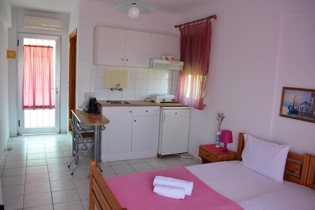 House Mantesos Lägenhet Koinyra Exteriör bild
